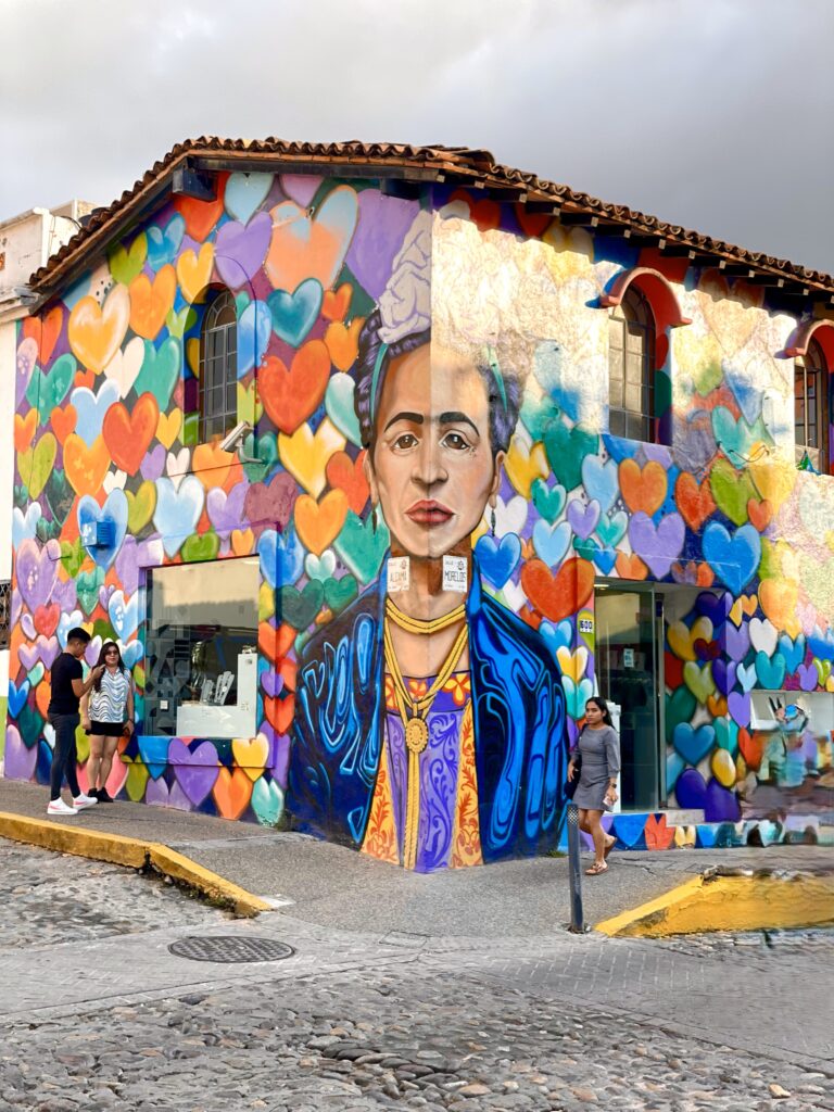 Frida mural in zona romantica